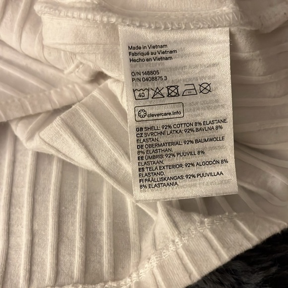 H&M| white crop top - Picture 4 of 5